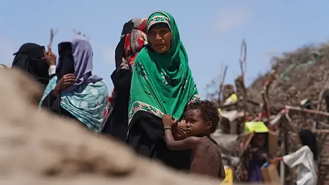 Video thumbnail for Pregnant women in Yemen at growing risk as healthcare limited by fighting