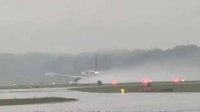 Video thumbnail for US: Heavy Rainfall Hits Greater Rochester International Airport.