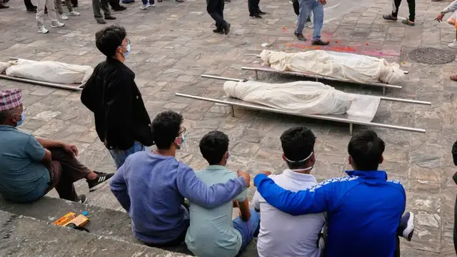 Video thumbnail for Nepal struggles to identify the remains found in floods