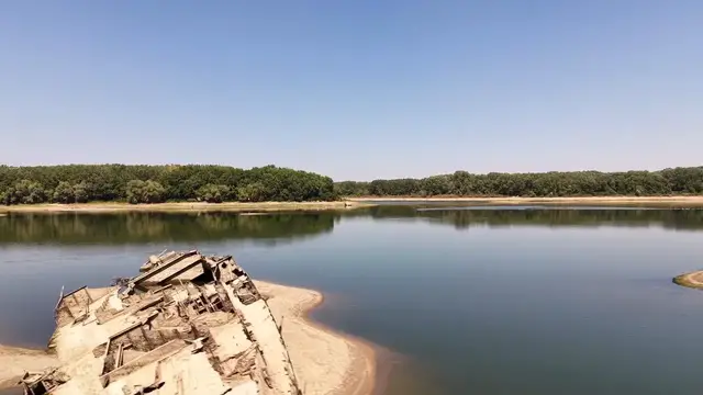 Video thumbnail for Serbia: Nazi-era shipwrecks emerge as Danube water levels fall in Serbia.