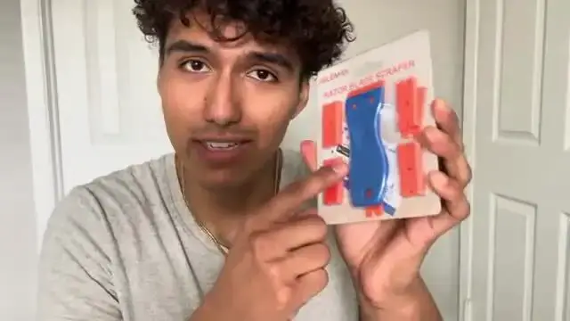 'Video thumbnail for Remove Gum With This Plastic Razor Blades Scraper Tool'