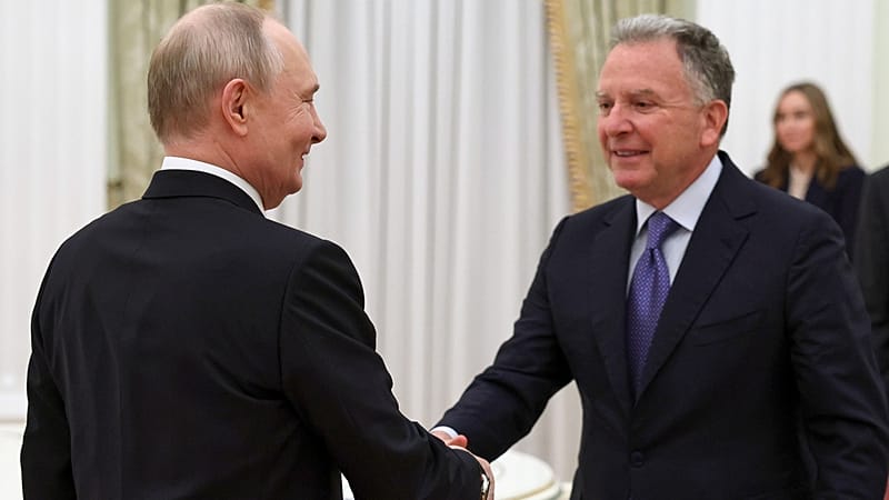 Video thumbnail for Key Moscow meeting: Putin, US envoy, and former advisor discuss peace