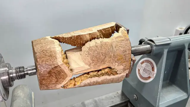 Video thumbnail for Jaw-Dropping Woodturning Masterpiece with Chameleon Effects