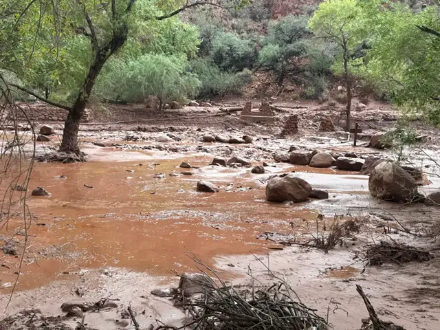 Video thumbnail for Flash flooding in Grand Canyon leaves more than 20 people missing