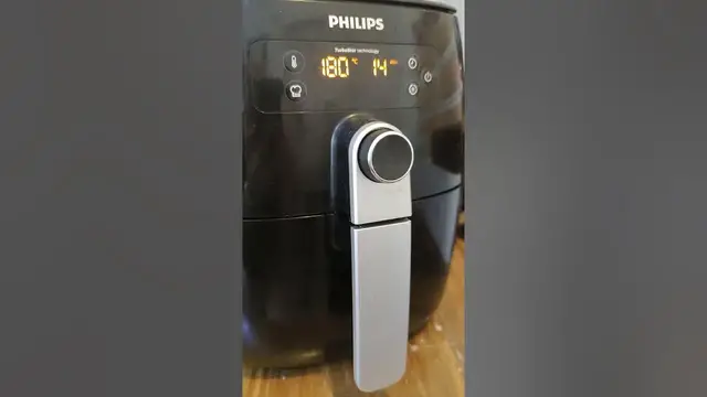 'Video thumbnail for How Loud is the Philips Air Fryer? #shorts'