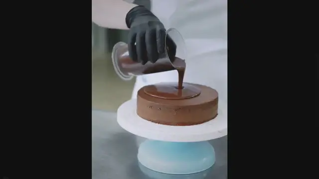 Video thumbnail for Pudding Between Cake Layers – An Easy Guide For Beginners