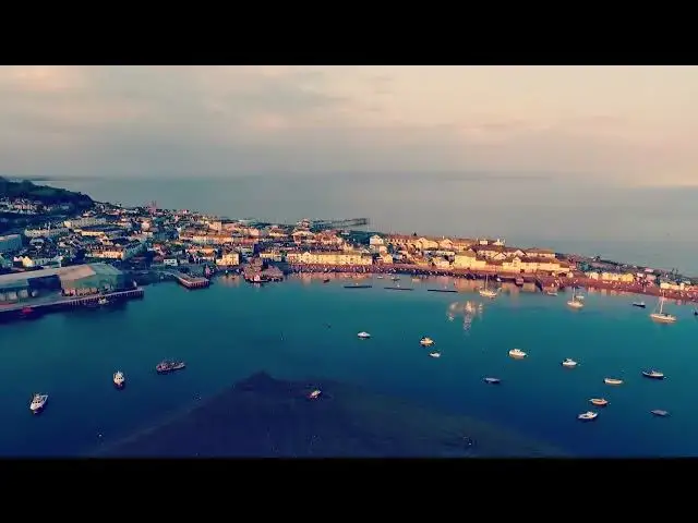 Video thumbnail for Devon Dawlish Beautiful