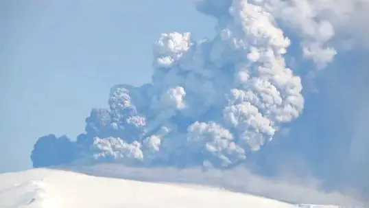 Video thumbnail for A closer look at Yellowstone's lurking supervolcano and its risks
