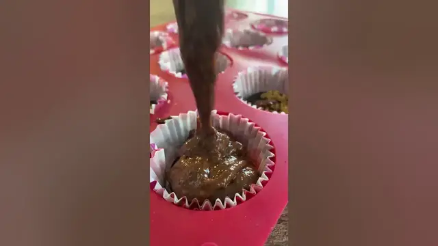 Video thumbnail for Vegan Oreo Cupcakes