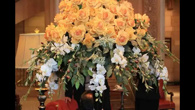 Video thumbnail for Fairmont Gold im Chateau Laurier - ein Hotel im Hotel