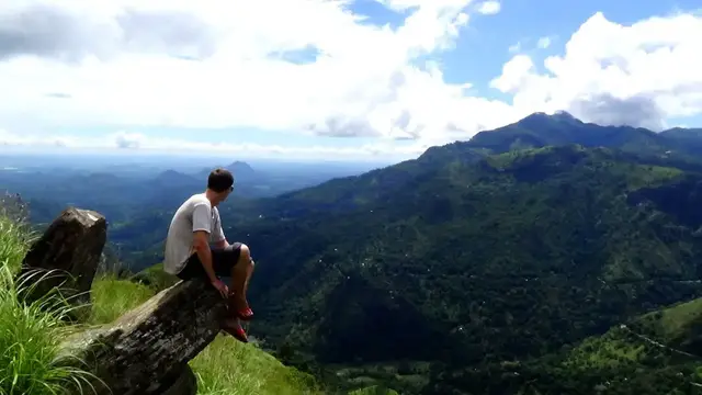 Video thumbnail for Sold My Stuff To Travel The World // The Life Of Jord