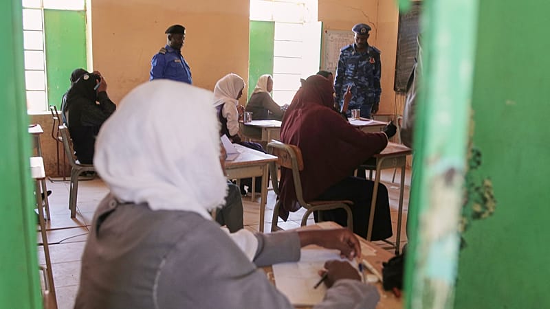 Video thumbnail for Displaced Sudanese children catch up on lost schooling years