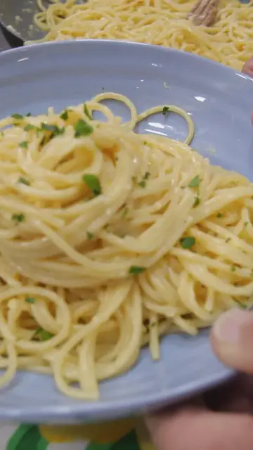 Video thumbnail for Creamy Lemon Pasta Recipe