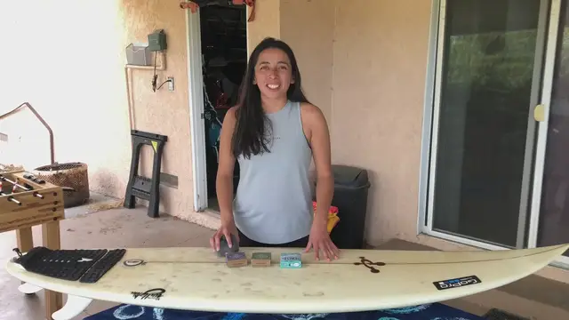 Video thumbnail for How to Apply Surfboard Wax