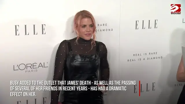 Video thumbnail for Busy Philipps is finding it 'hard' after James Van Der Beek's death