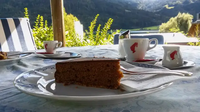 Video thumbnail for Seehotel Enzian am Weissensee in Kärnten