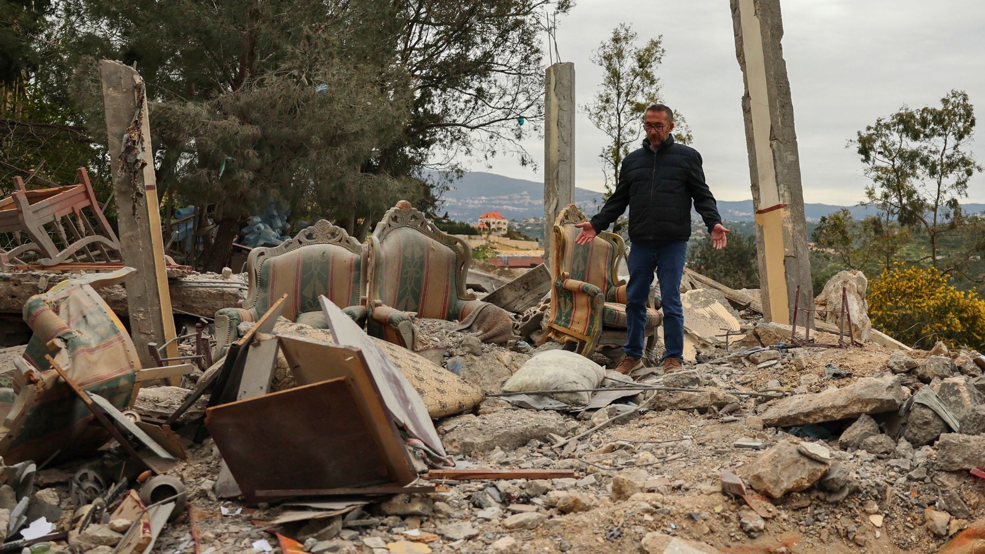 Video thumbnail for Israel expands ground invasion in Lebanon as UN warns of ‘new occupation’