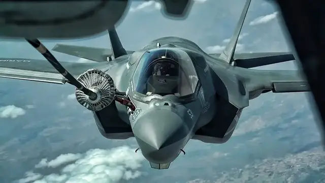'Video thumbnail for F-22 & F-35 • America's Most Advanced Fighter Jets (2021)'