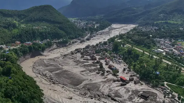 Video thumbnail for Nepal floods explained: The chain of events behind the disaster