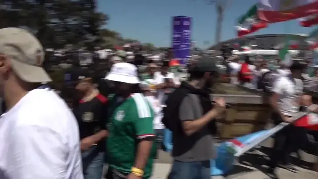 Video thumbnail for US: Tensions flare between Iran supporters and protesters outside SoFi Stadium.