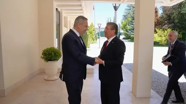 Video thumbnail for Türkiye: Turkish foreign minister receives TRNC prime minister in Ankara.