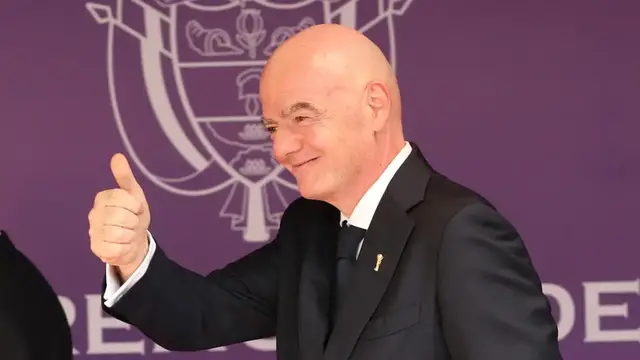 Video thumbnail for FIFA defends its President Infantino amid backlash