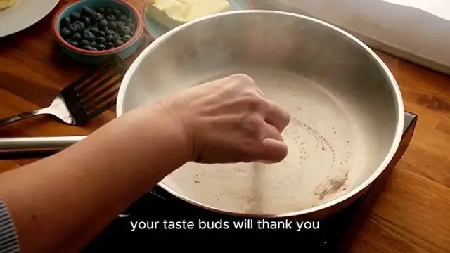 Video thumbnail for Boston Cream Doughnut Holes recipe