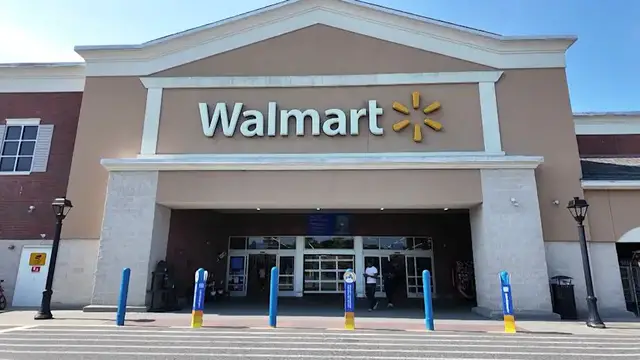 Video thumbnail for Police warn shoppers after Walmart impersonator steals hundreds from customer