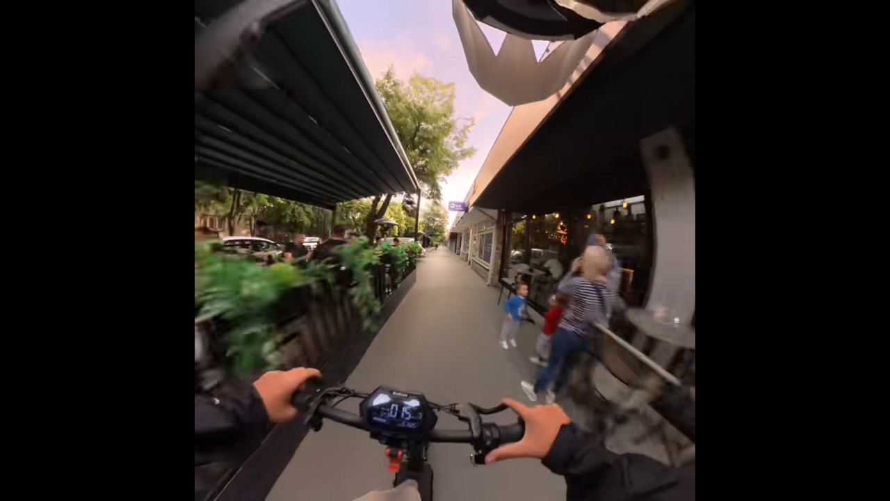 Video thumbnail for Electric Scooter Crash Shakes Belgrade Sidewalk
