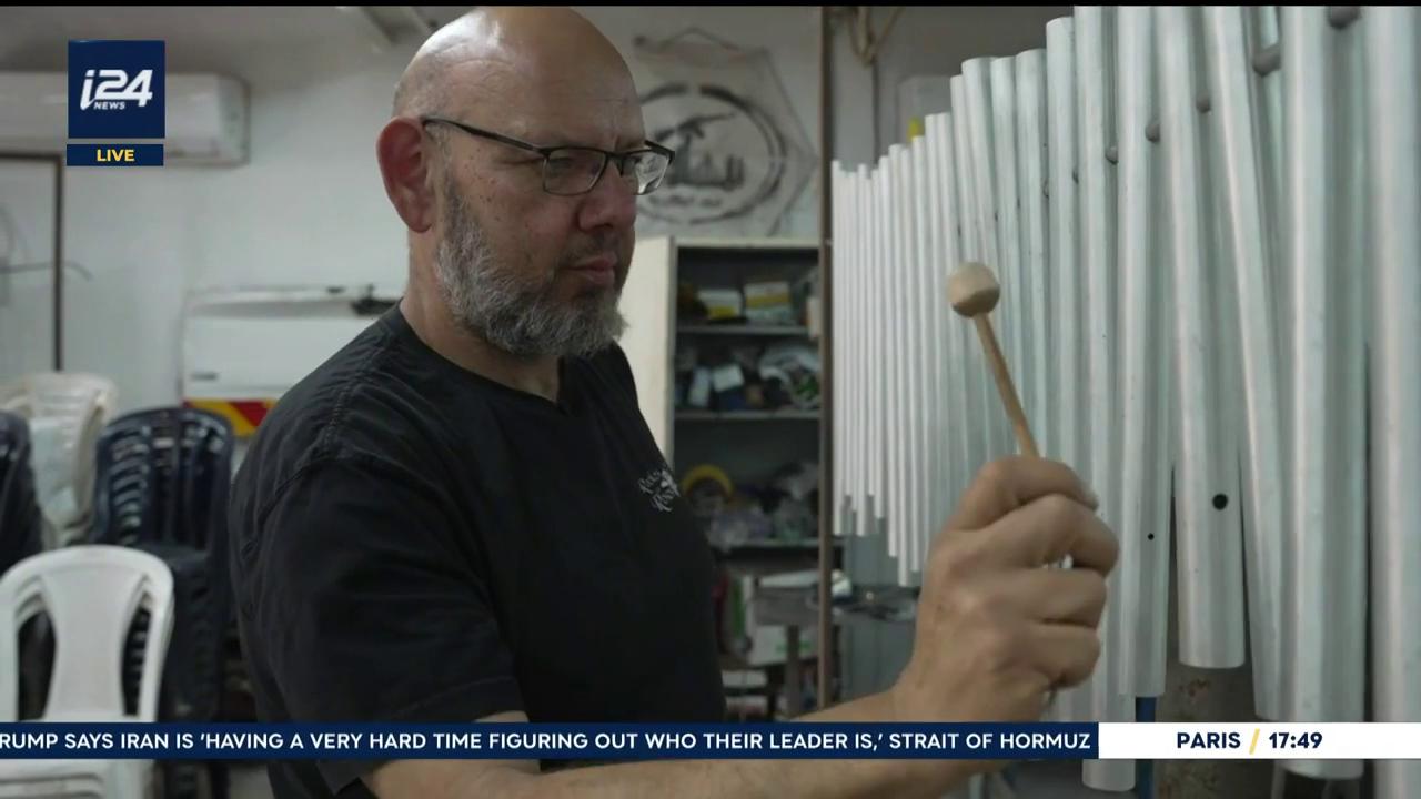 Video thumbnail for Israeli resident of a small Gaza border community turns rockets into artistic sculptures