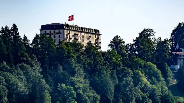 Video thumbnail for Switzerland talks: Meetings due to take place on Sunday