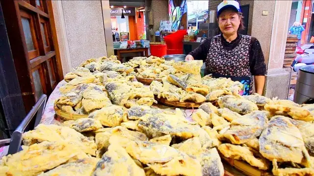 'Video thumbnail for World's BIGGEST Soup - Feeding 1000's in TAIWAN | RARE Taiwanese STREET FOOD in Chiayi, Taiwan 2018'