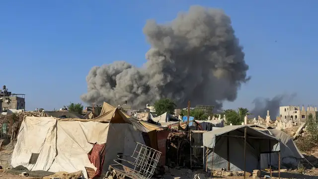'Video thumbnail for Israeli forces continue pounding Gaza amid worsening hunger and humanitarian crisis'