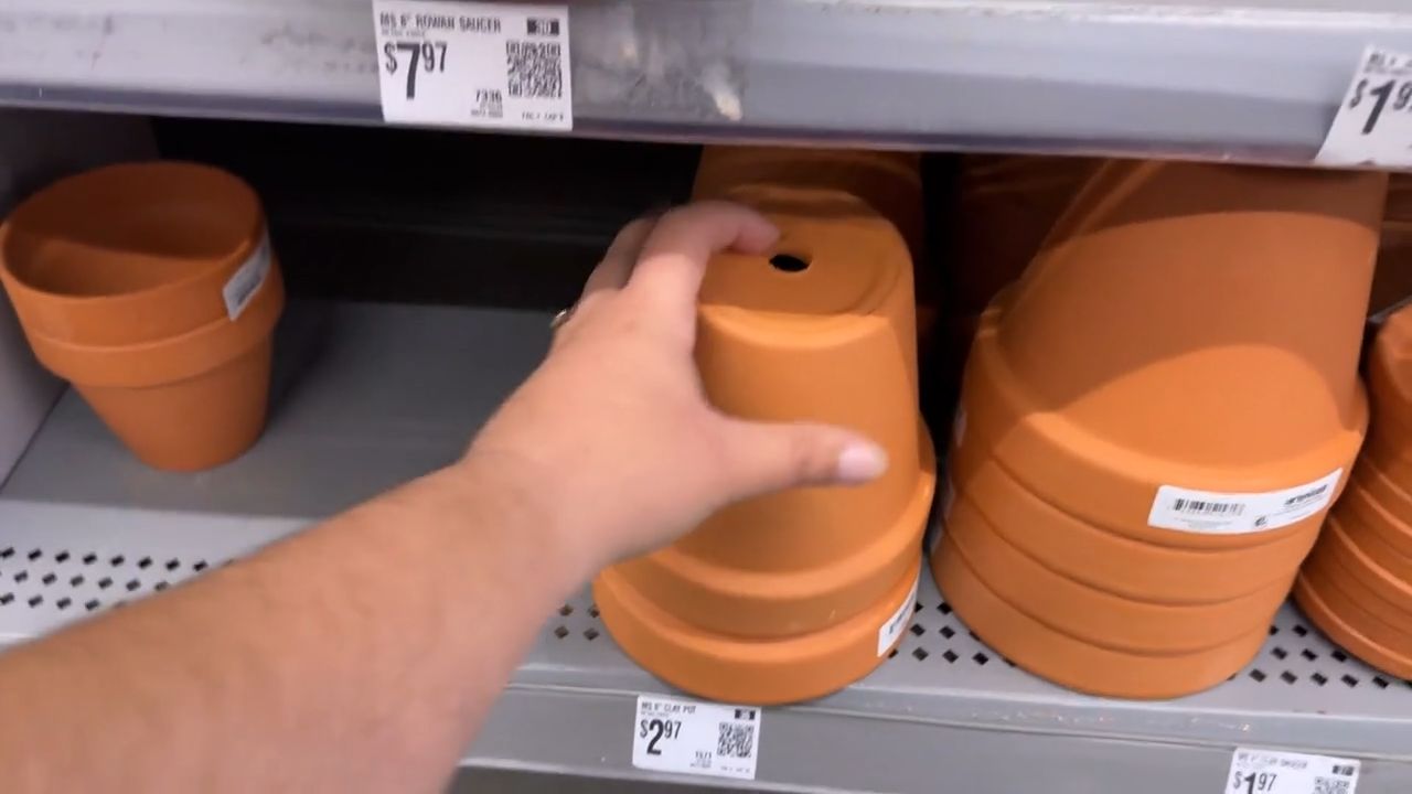 Video thumbnail for Buy a cheap Walmart pot for these GENIUS summer ideas!