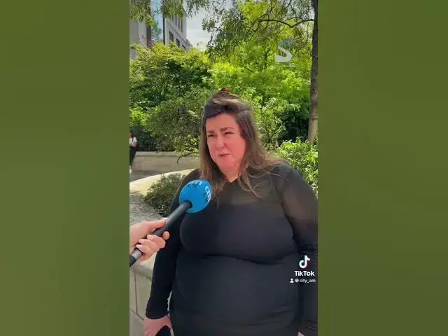 Video thumbnail for Which Oasis song do Londoners think is the best?