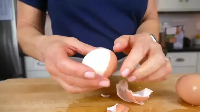 'Video thumbnail for TUNA EGG SALAD RECIPE _ easy_ healthy lunch idea_(720P_HD)'