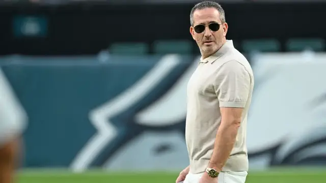 Video thumbnail for Howie Roseman vs. John Schneider: Best NFL Team Builders