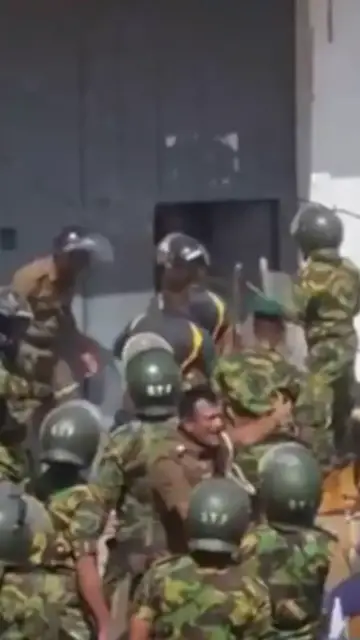 Video thumbnail for Inmates and guards killed in deadly fighting at Sri Lanka prison
