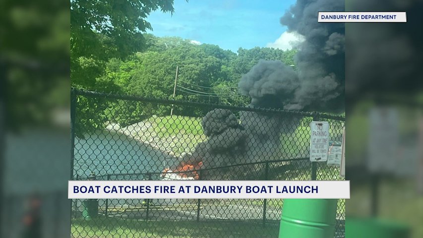Video thumbnail for Officials: 6 people evacuated after boat catches fire in Danbury