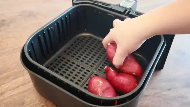 Video thumbnail for Cook With Me    What I Eat in a Day  cooking for two  soup day   feast mas day 6   7(720P HD)