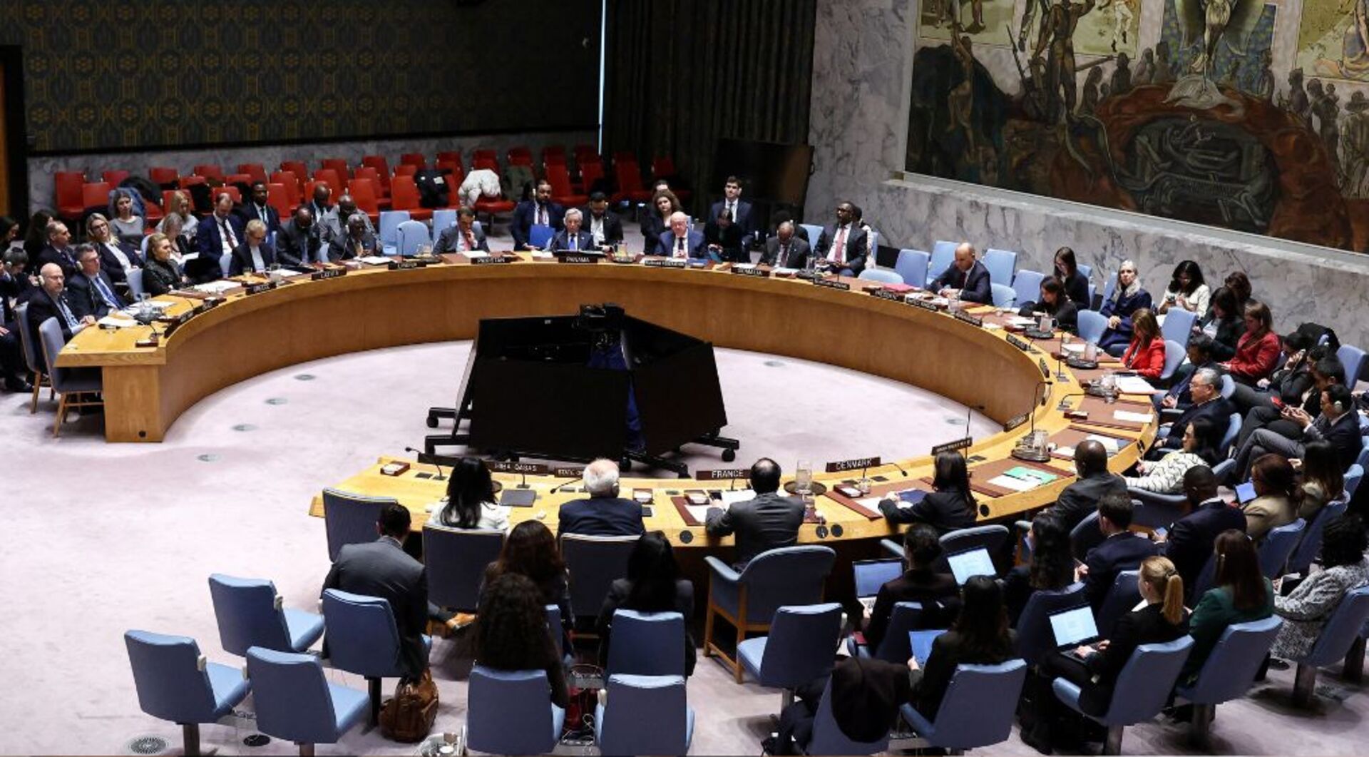 Video thumbnail for UNSC discusses Gaza recovery, Israel's West Bank push ahead of Trump peace board meeting
