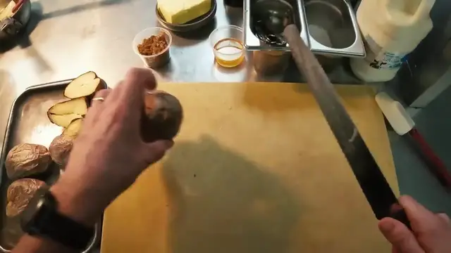 Video thumbnail for POV  Cooking Restaurant Quality Mashed Potatoes (How to Make Them at Home)(720P HD)