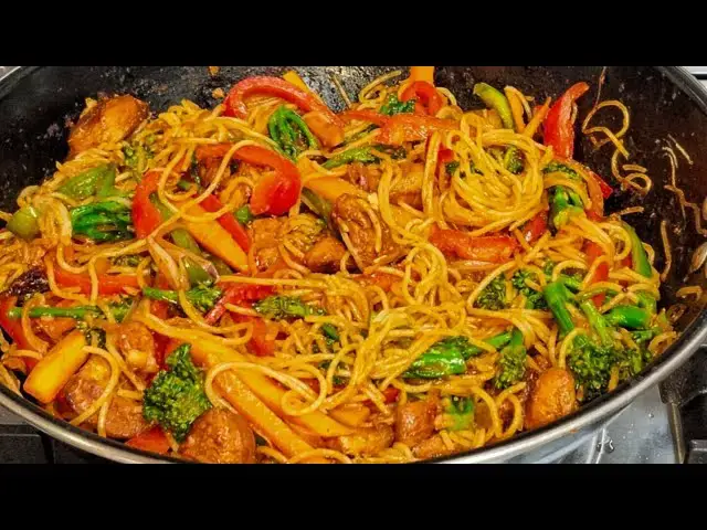 'Video thumbnail for How To Make Stir Fried Pasta/ One Pot meal/Simple Dinner'