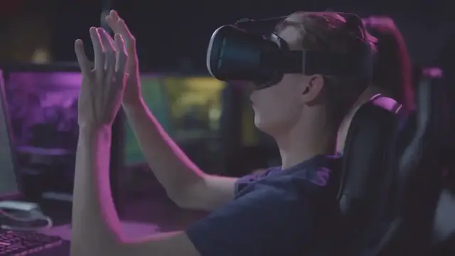 Video thumbnail for VR Headset Display Technology Explained