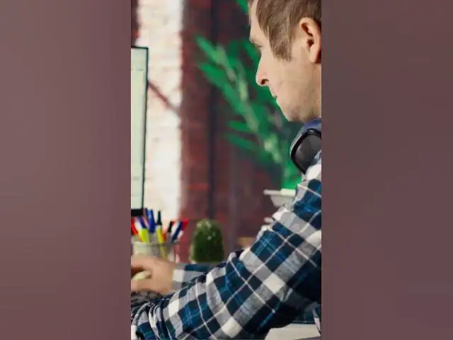 Video thumbnail for Dependency Injection in Java Explained #java #springboot #webdev #backend #softwaredeveloper #shorts