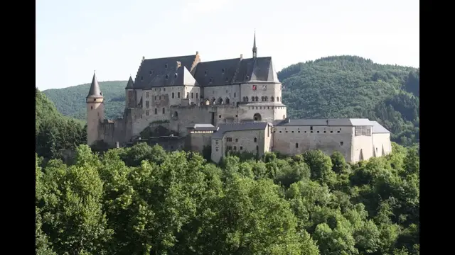 Video thumbnail for Château Vianden in den Luxemburger Ardennen