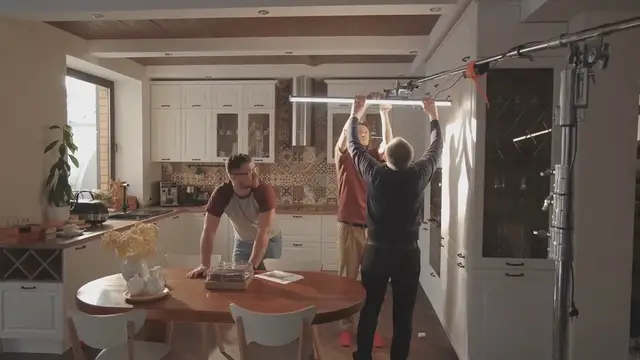 Video thumbnail for Ridley Scott Says He Was 'Never Asked' About Directing Alien Sequel: 'I Should Have' Made It