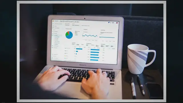Video thumbnail for Fiverr vs SEOClerks: Melhor opção para freelancers iniciantes