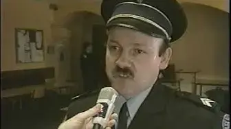 Video thumbnail for Serge Gainsbourg - Hommage police du 6ème arrondissement - 1991