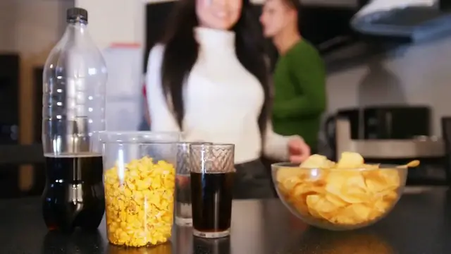 Video thumbnail for Junk Food and Kids: A Double-Edged Craving